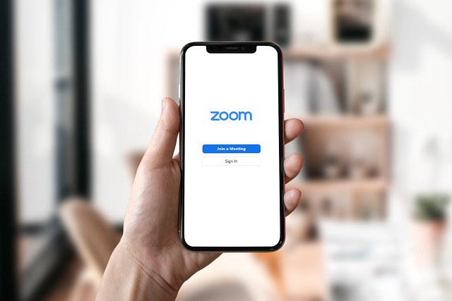 How Long to Wait for Interviewer to Show Up on Zoom