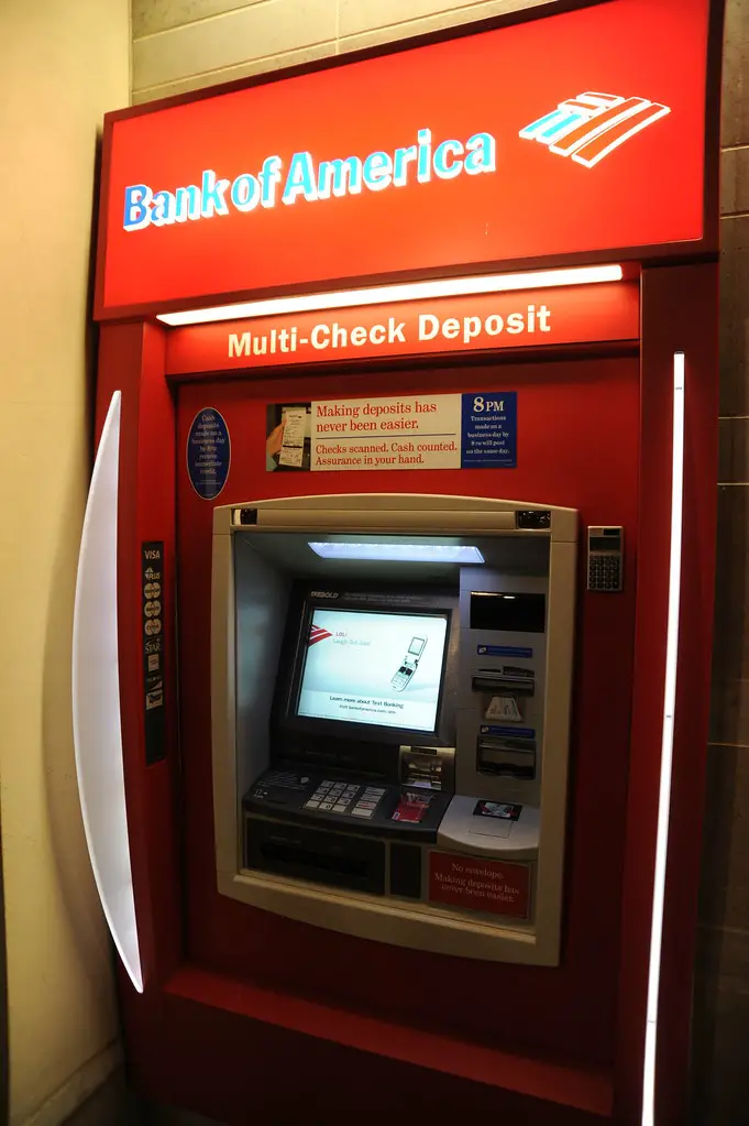 How to Cash a Check at Bank of America